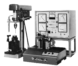 Erstes vollautomatisches Charpy-Prüfsystem